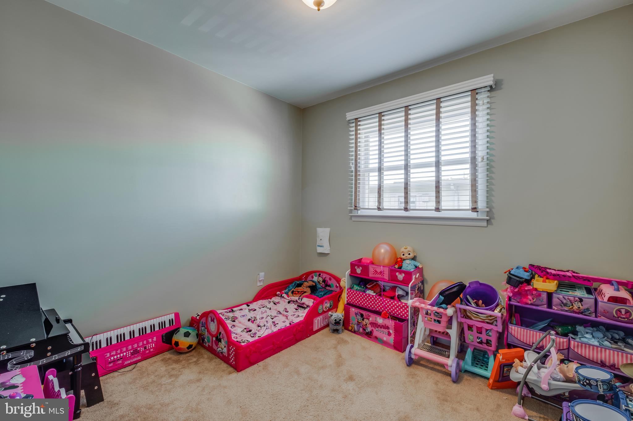 1037 Surrey Road Philadelphia, PA 19115 - Photo 17 of 37