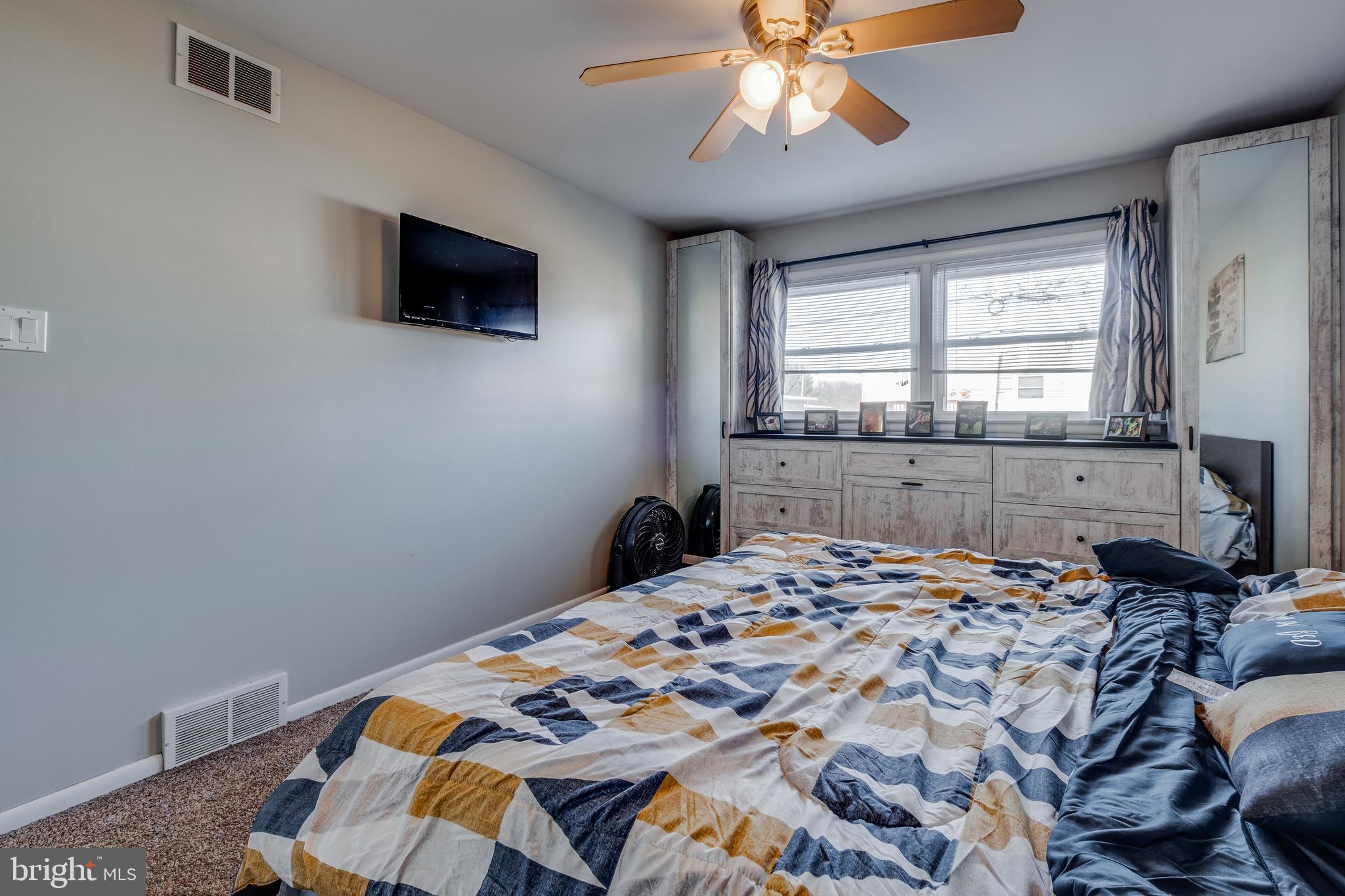1037 Surrey Road Philadelphia, PA 19115 - Photo 23 of 37
