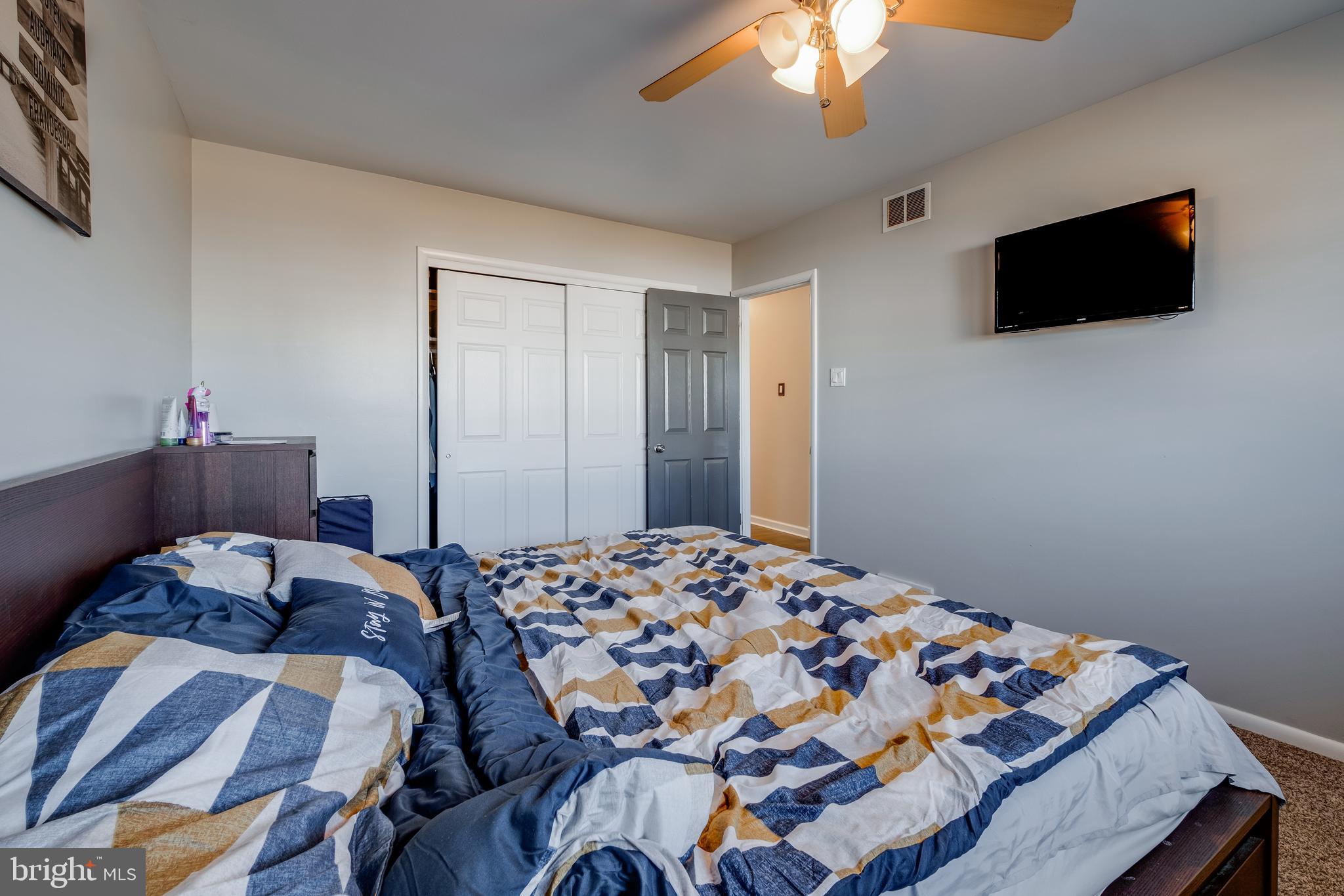 1037 Surrey Road Philadelphia, PA 19115 - Photo 24 of 37