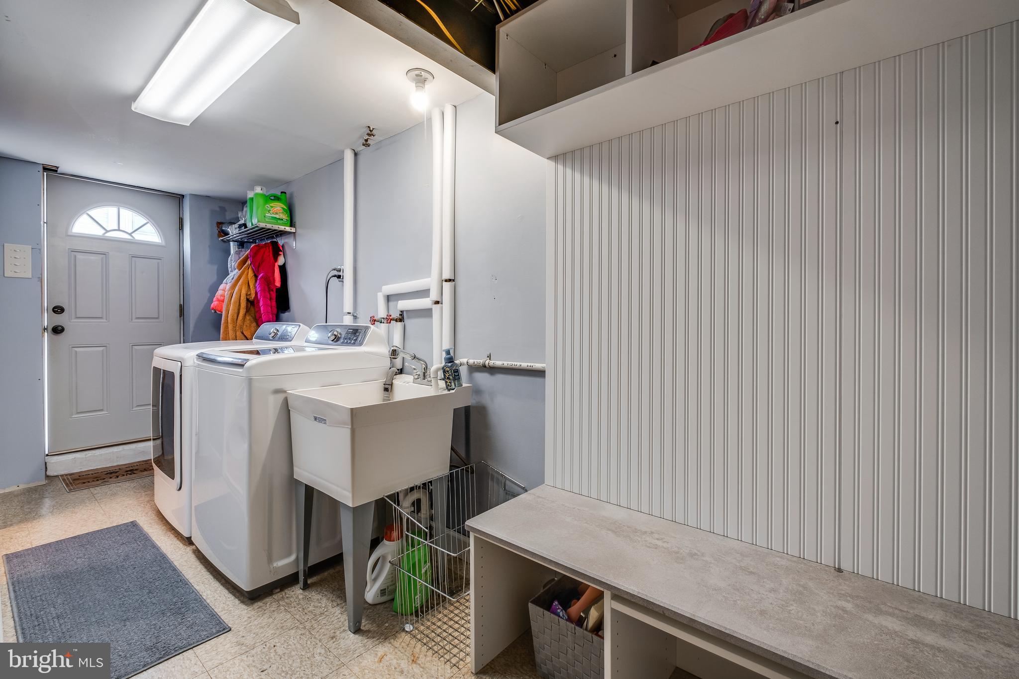 1037 Surrey Road Philadelphia, PA 19115 - Photo 29 of 37