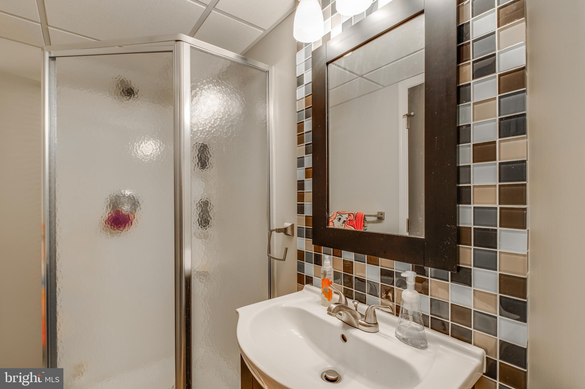 1037 Surrey Road Philadelphia, PA 19115 - Photo 31 of 37