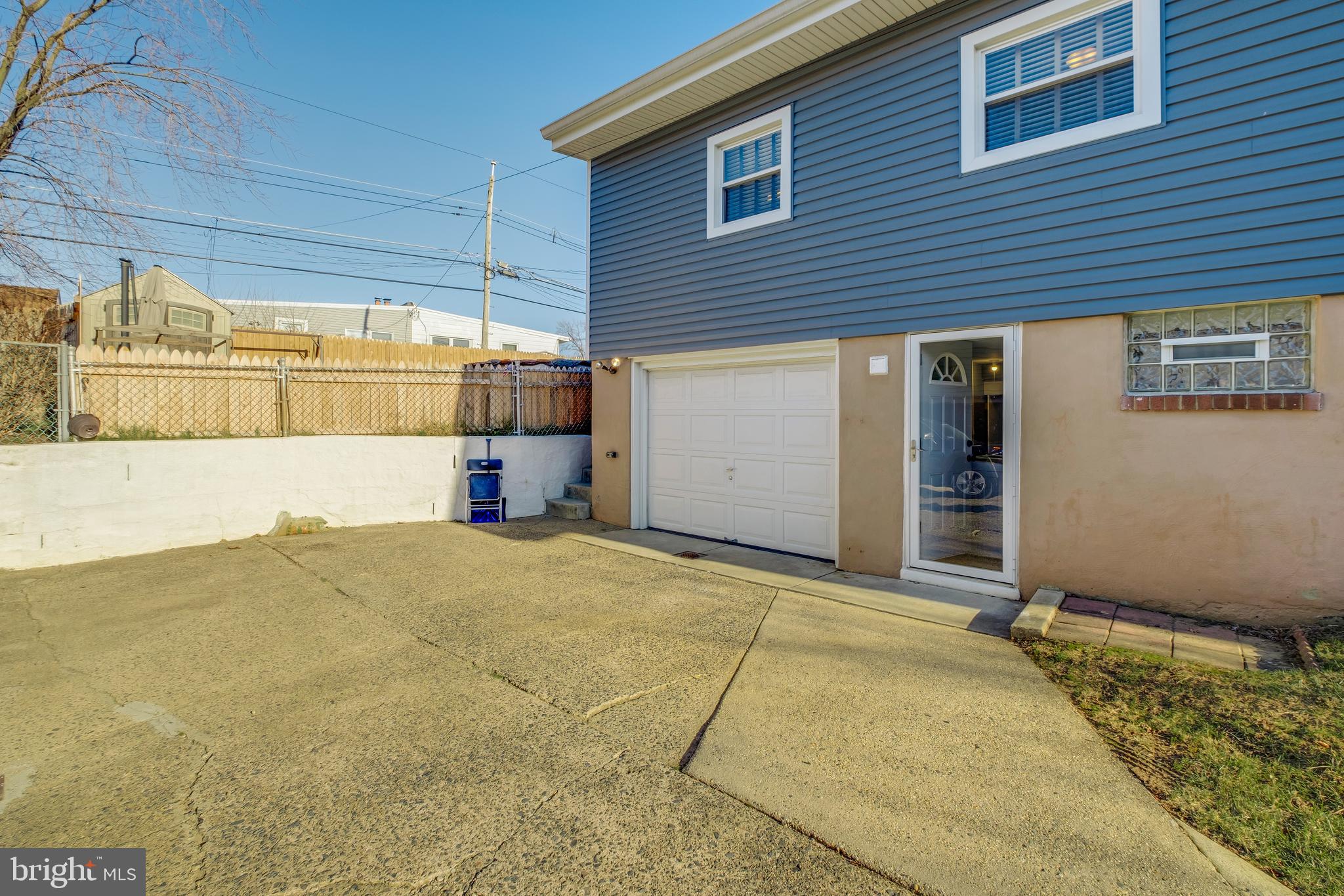 1037 Surrey Road Philadelphia, PA 19115 - Photo 32 of 37