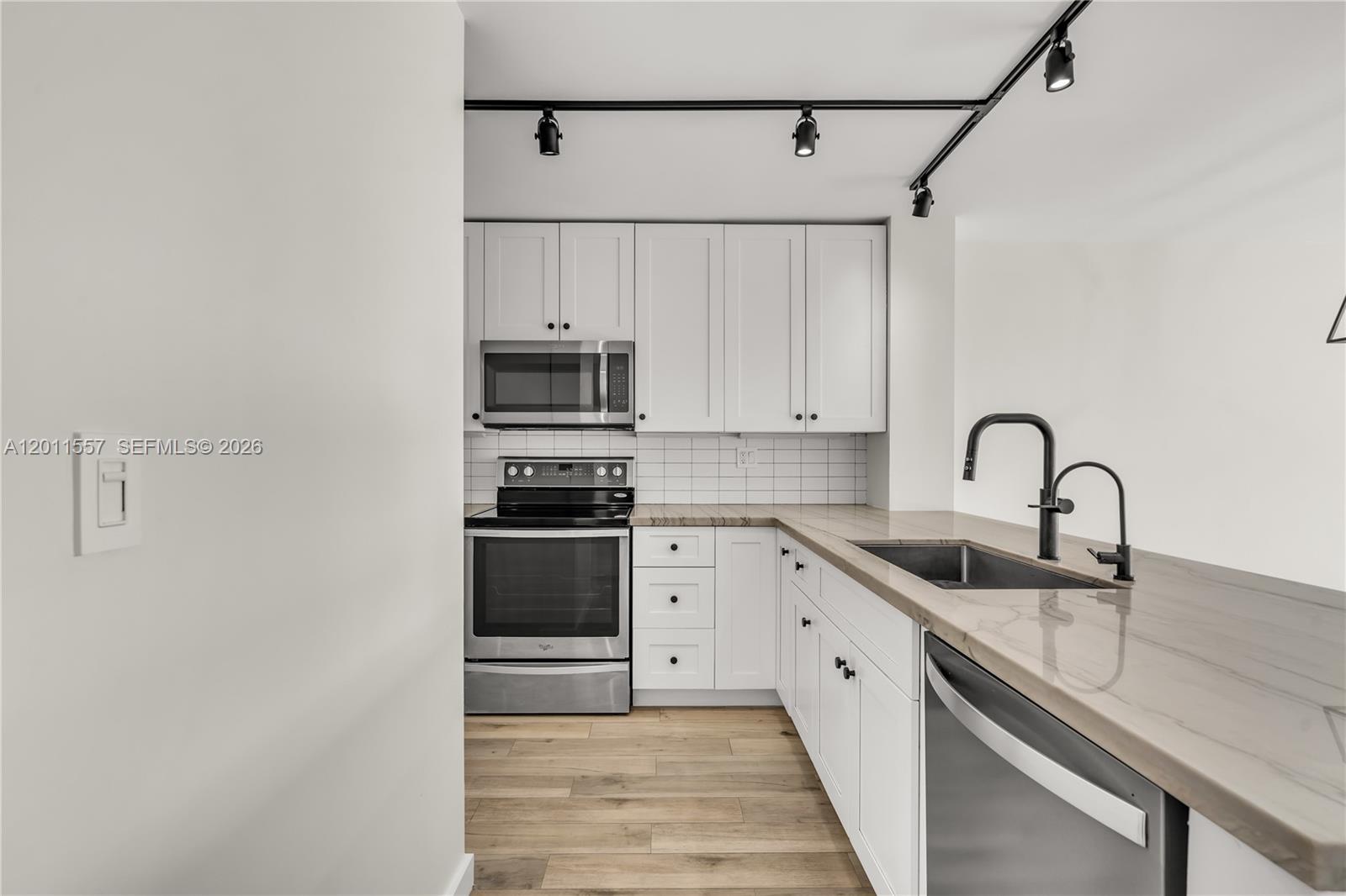 1401 Bay Road, Unit 407 Miami Beach, FL 33139 - Photo 8 of 27