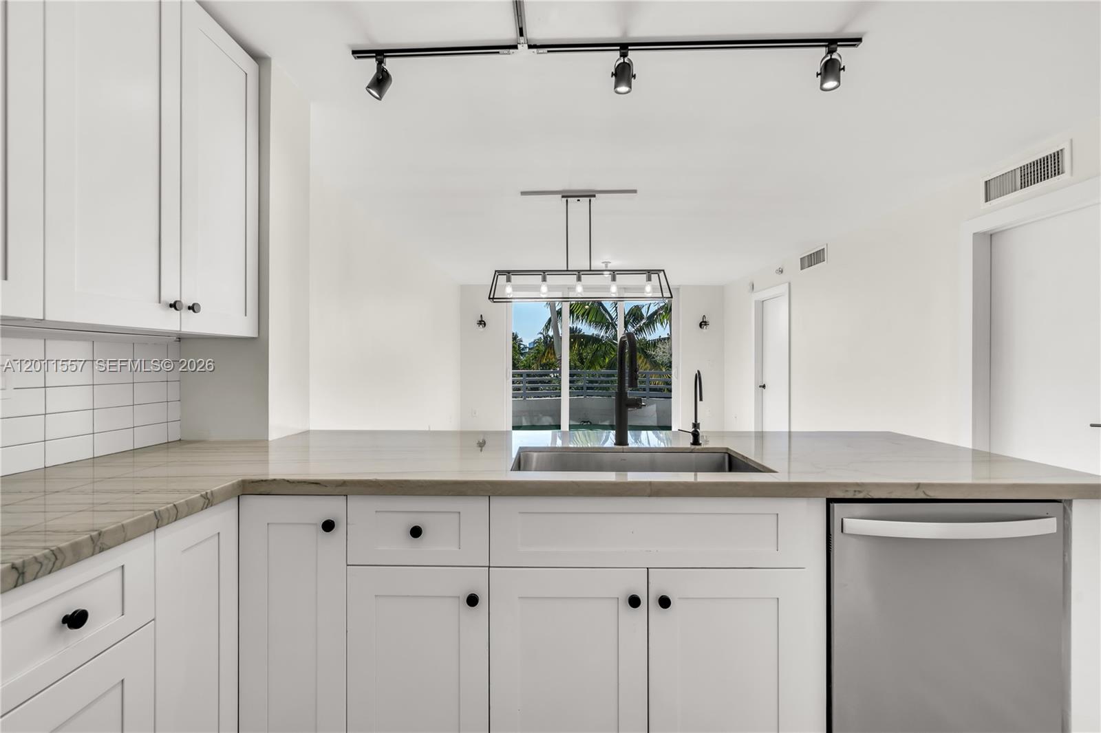 1401 Bay Road, Unit 407 Miami Beach, FL 33139 - Photo 10 of 27