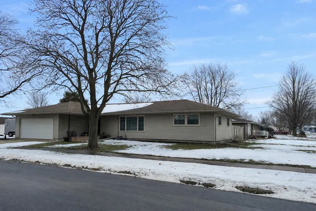 $294,900 | 602 North Maple Street, Herscher, IL 60941