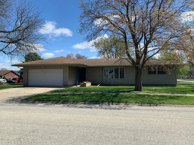 $294,900 | 602 North Maple Street, Herscher, IL 60941