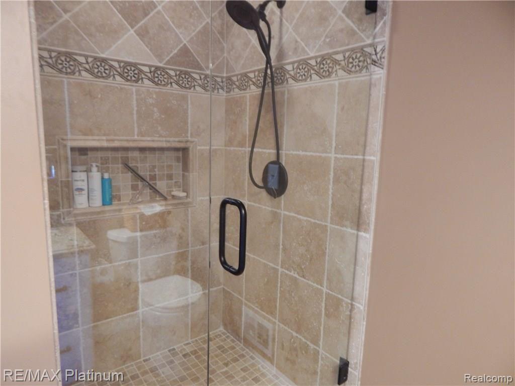 19283 Hickory Ridge Road Fenton, MI 48430 - Photo 42 of 72 DSCN3879.JPG
