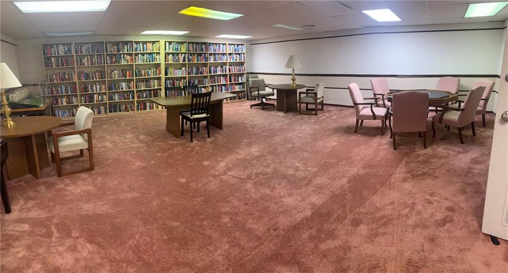 2120 Greentree Road, Unit TE11 Pittsburgh, PA 15220 - Photo 15 of 23 a view of a chairs and table in a room