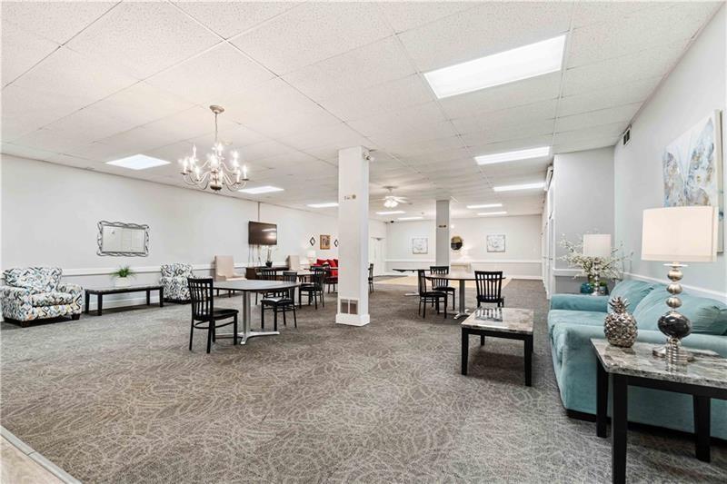 2120 Greentree Road, Unit TE11 Pittsburgh, PA 15220 - Photo 17 of 23 a view of a dining room with furniture