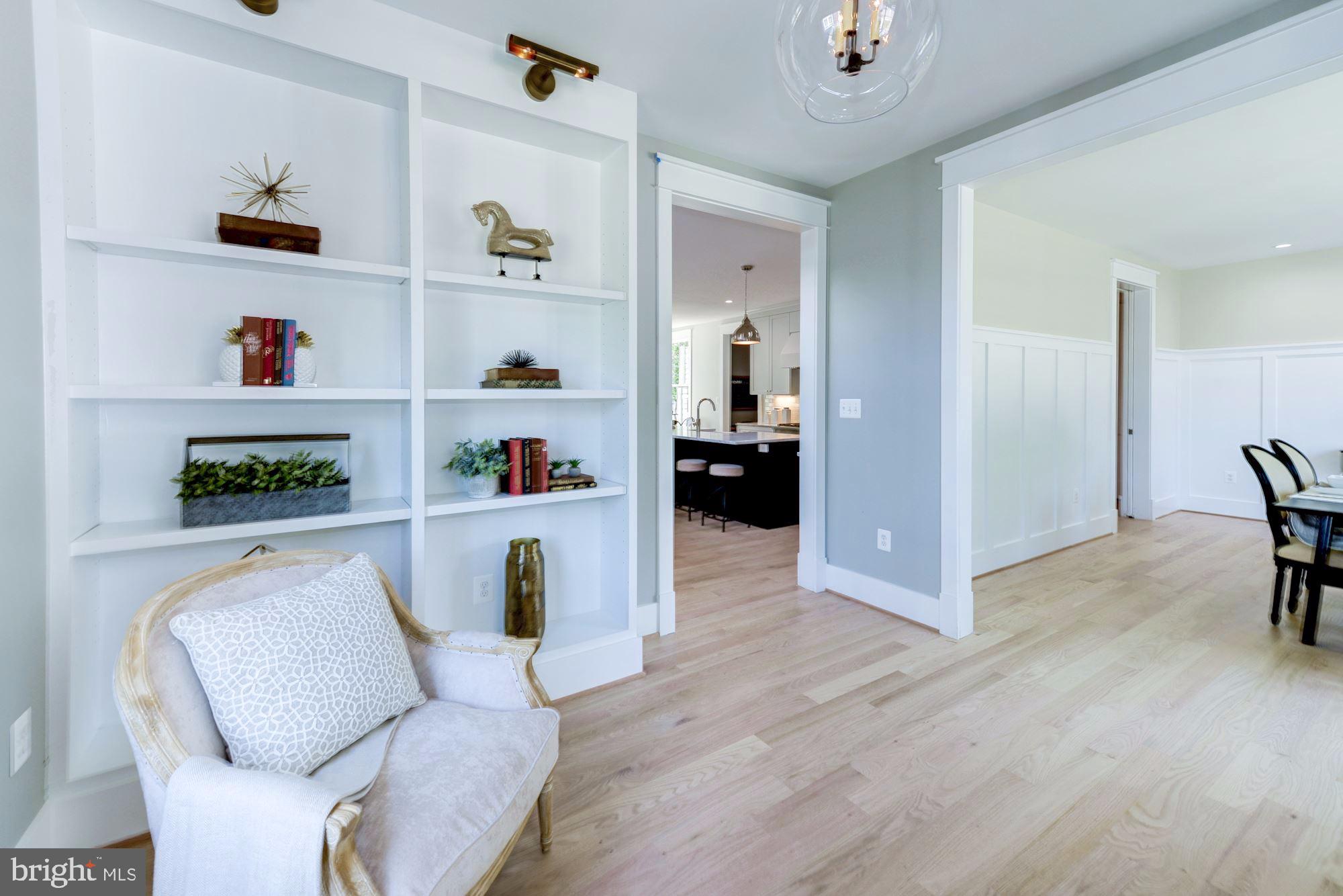 1301 Russell Road Alexandria, VA 22301 - Photo 4 of 63