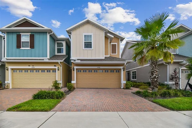 $2,425 | 5742 Spotted Harrier Way, Lithia, FL 33547