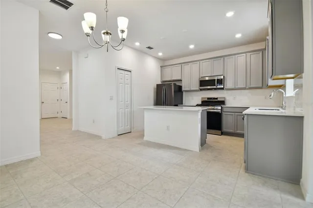 $2,425 | 5742 Spotted Harrier Way, Lithia, FL 33547