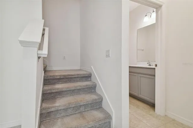 $2,425 | 5742 Spotted Harrier Way, Lithia, FL 33547