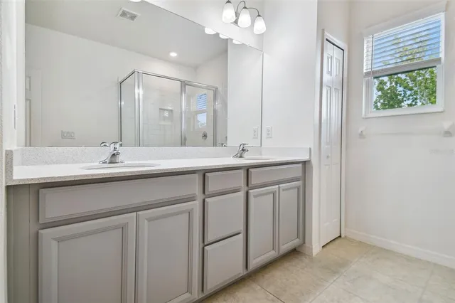 $2,425 | 5742 Spotted Harrier Way, Lithia, FL 33547