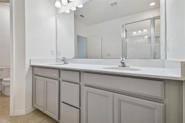 $2,425 | 5742 Spotted Harrier Way, Lithia, FL 33547