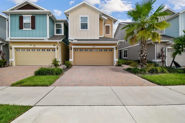 $2,425 | 5742 Spotted Harrier Way, Lithia, FL 33547
