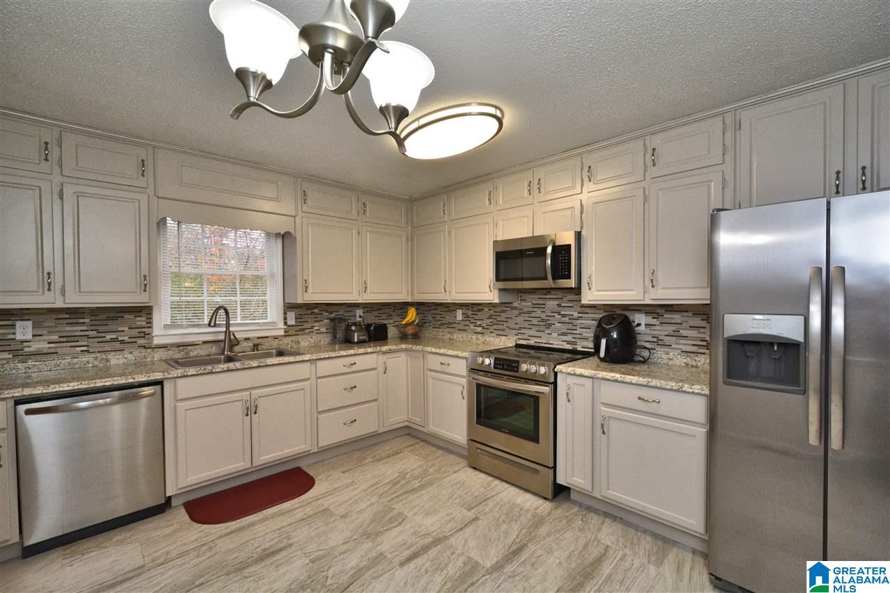 3008 Ridgebrook Road Fultondale, AL 35068 - Photo 12 of 37
