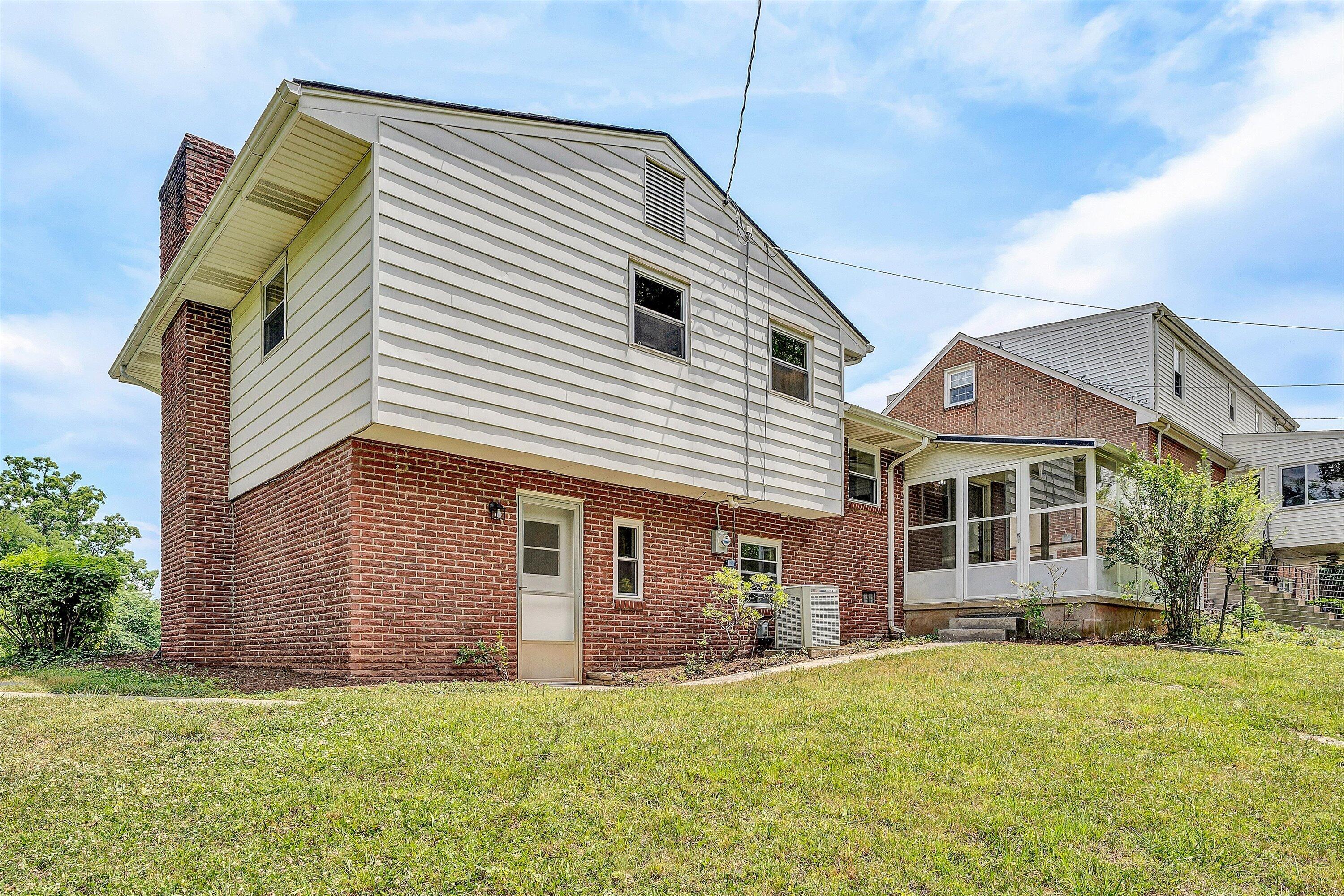 6066 Thornrose Road Roanoke, VA 24012 - Photo 25 of 32 25-DSC04057