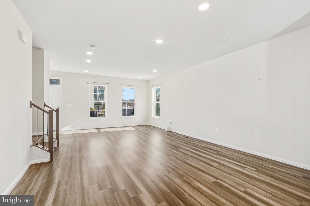 3230 Provider Way Germantown, MD 20874 - Photo 11 of 57 Living