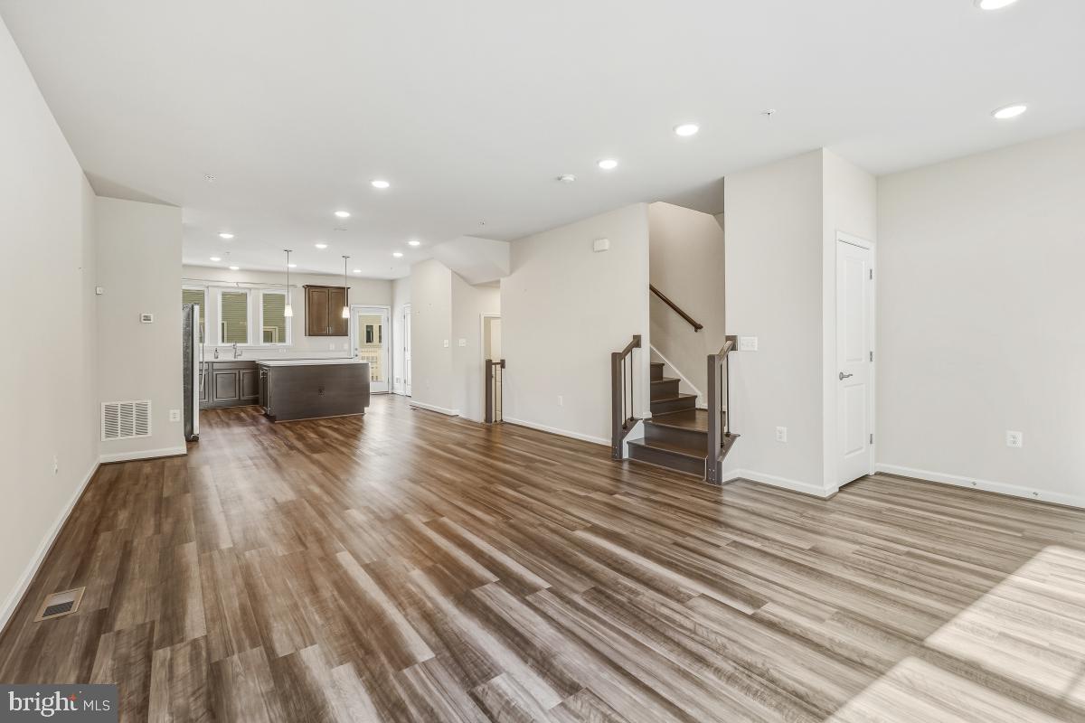 3230 Provider Way Germantown, MD 20874 - Photo 7 of 57 Living