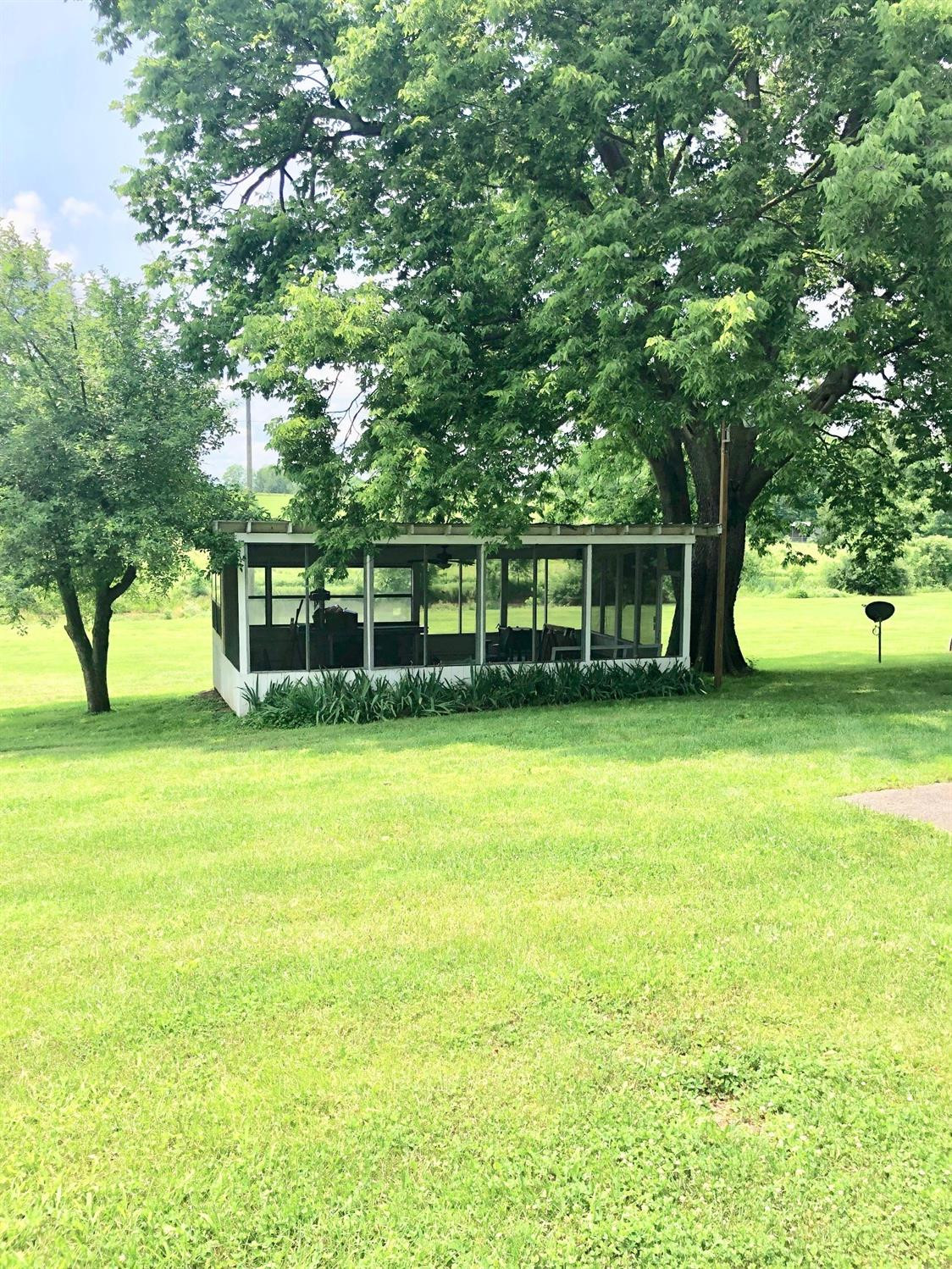 393 Silas Road Cynthiana, KY 41031 - Photo 37 of 73 Screened detached picnic shelter with co