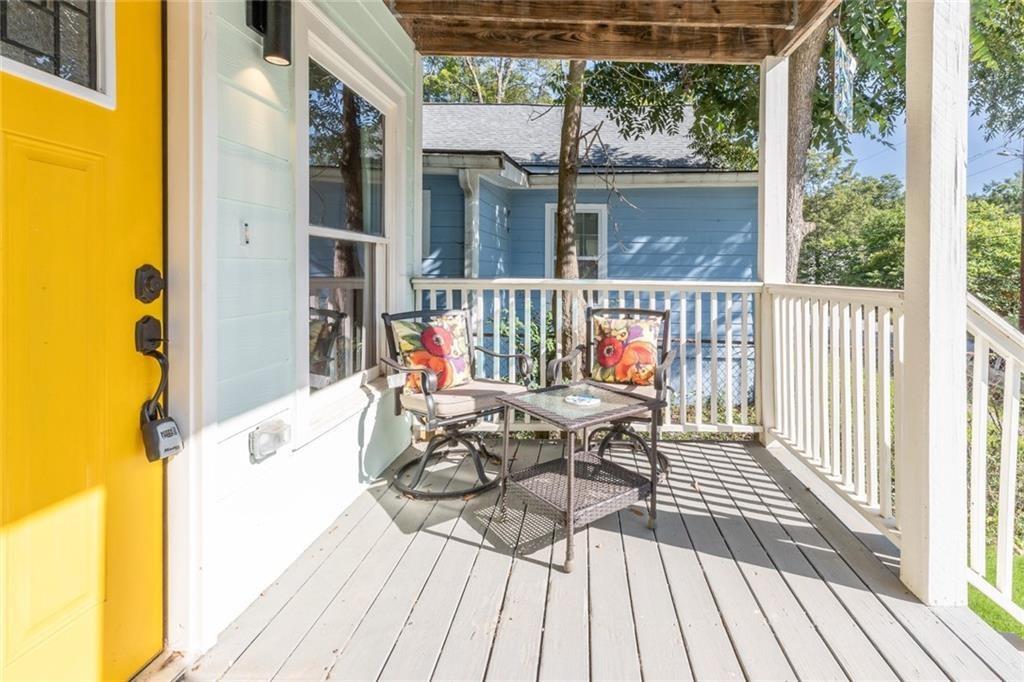 955 Coleman Street Southwest Atlanta, GA 30310 - Photo 3 of 56 a view of balcony and deck