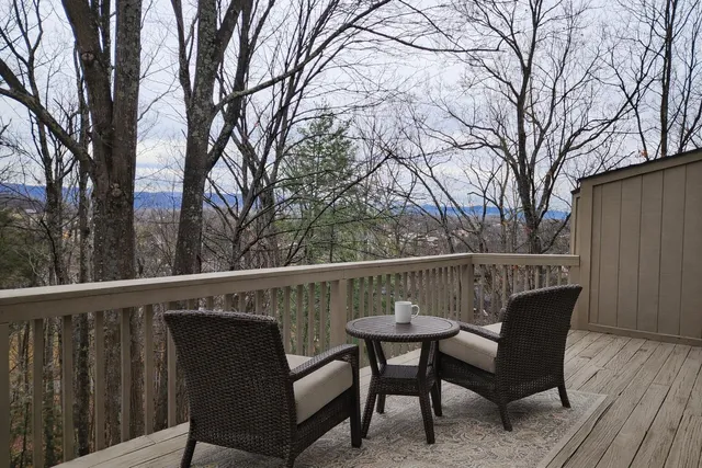 $259,000 | 3363 Londonderry Lane, Roanoke, VA 24018