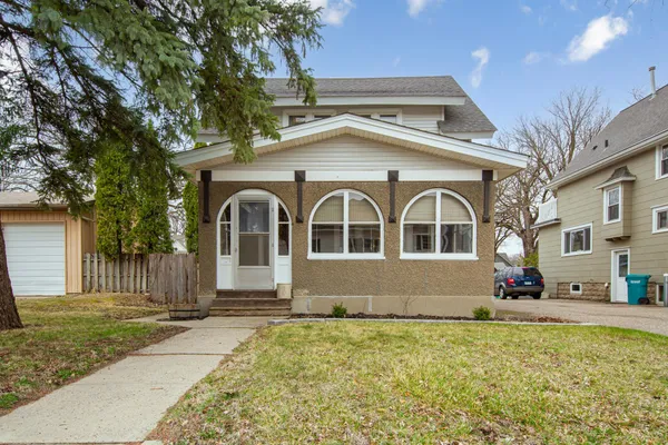 $220,000 | 117 3rd Avenue Northeast, Waseca, MN 56093