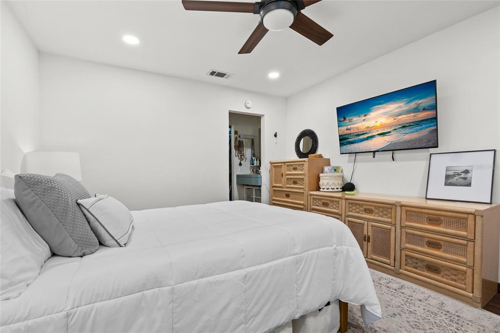 8423 Southwest 46 Road Gainesville, FL 32608 - Photo 15 of 40 Gallery Image 15