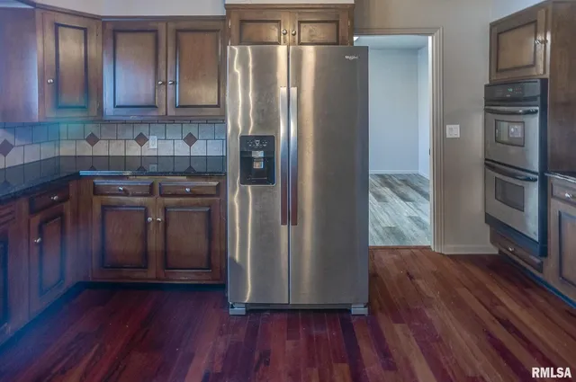 $365,000 | 333 North Lakeview Drive, Salem, IL 62881