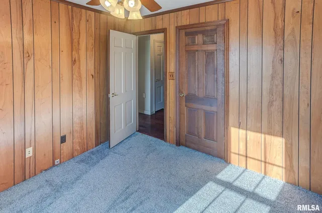 $365,000 | 333 North Lakeview Drive, Salem, IL 62881