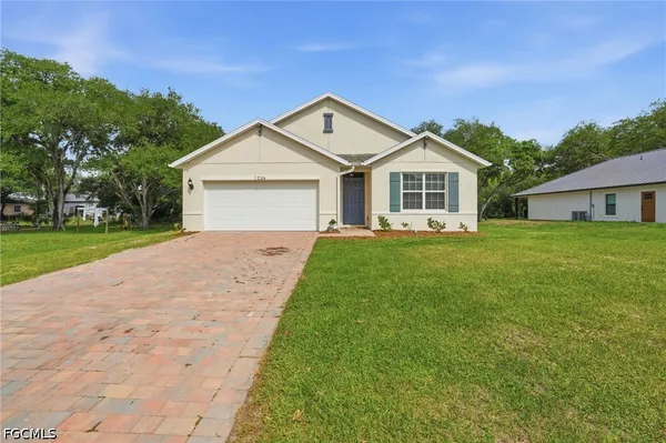 $372,999 | 1236 March Lane, LaBelle, FL 33935