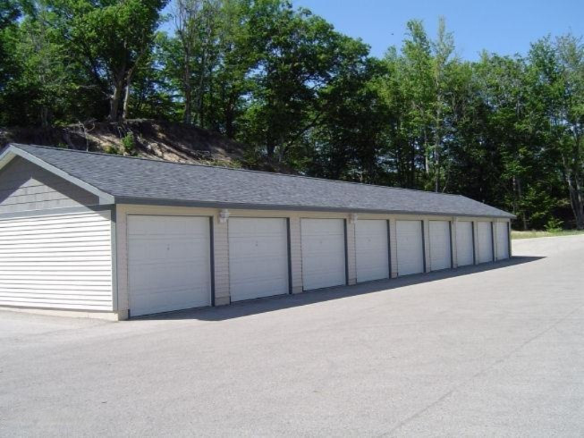 18400 North Ridge Court, Unit 22 Spring Lake, MI 49456 - Photo 4 of 20 Garages