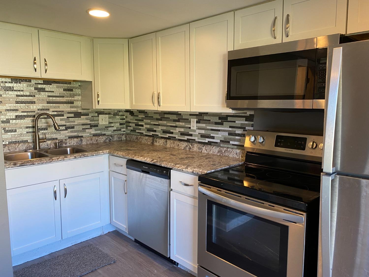 6050 Delaware Drive Merrillville, IN 46410 - Photo 2 of 13 1500x1125