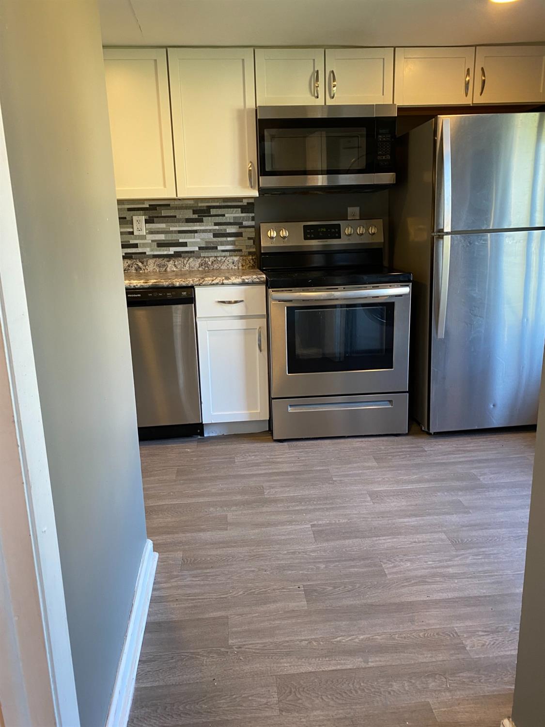 6050 Delaware Drive Merrillville, IN 46410 - Photo 3 of 13 1125x1500