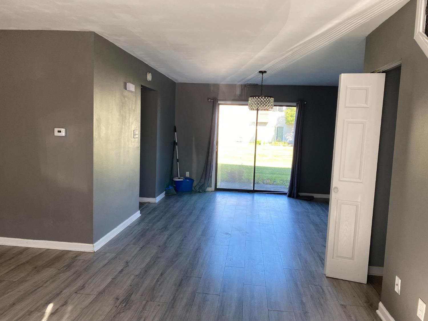 6050 Delaware Drive Merrillville, IN 46410 - Photo 4 of 13 1500x1125