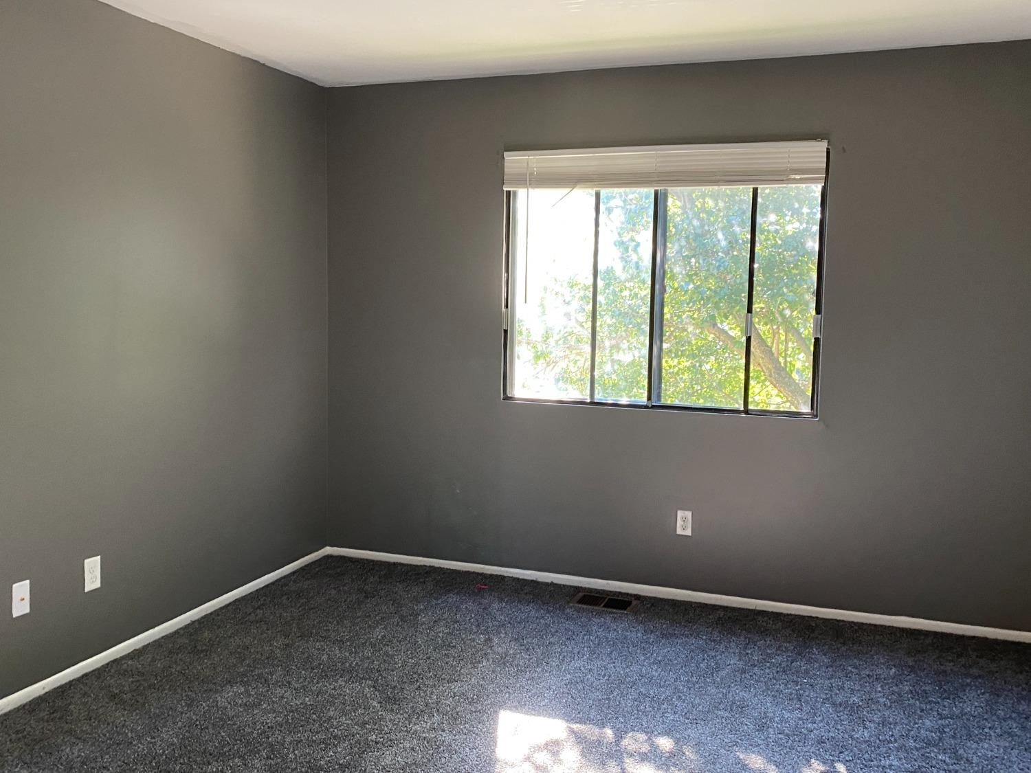 6050 Delaware Drive Merrillville, IN 46410 - Photo 9 of 13 1500x1125