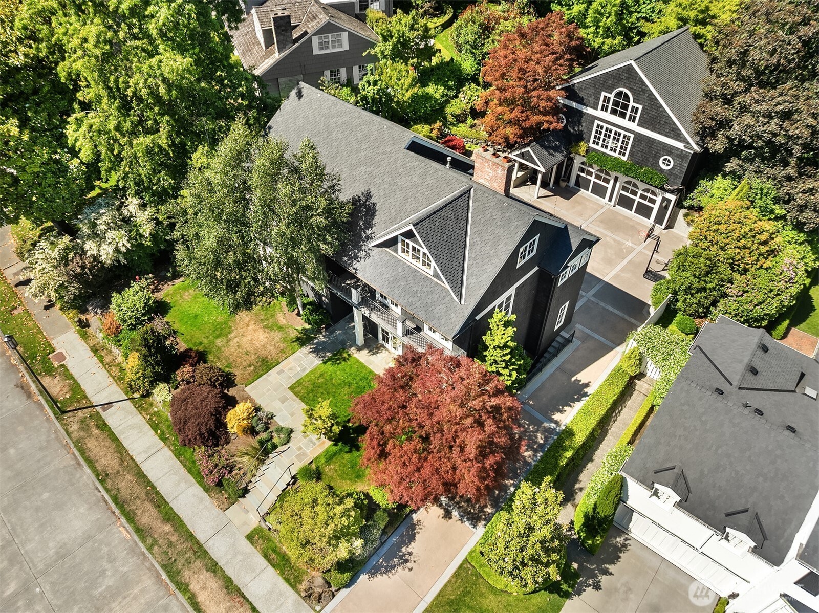 5506 Northeast Penrith Road Seattle, WA 98105 - Photo 38 of 40
