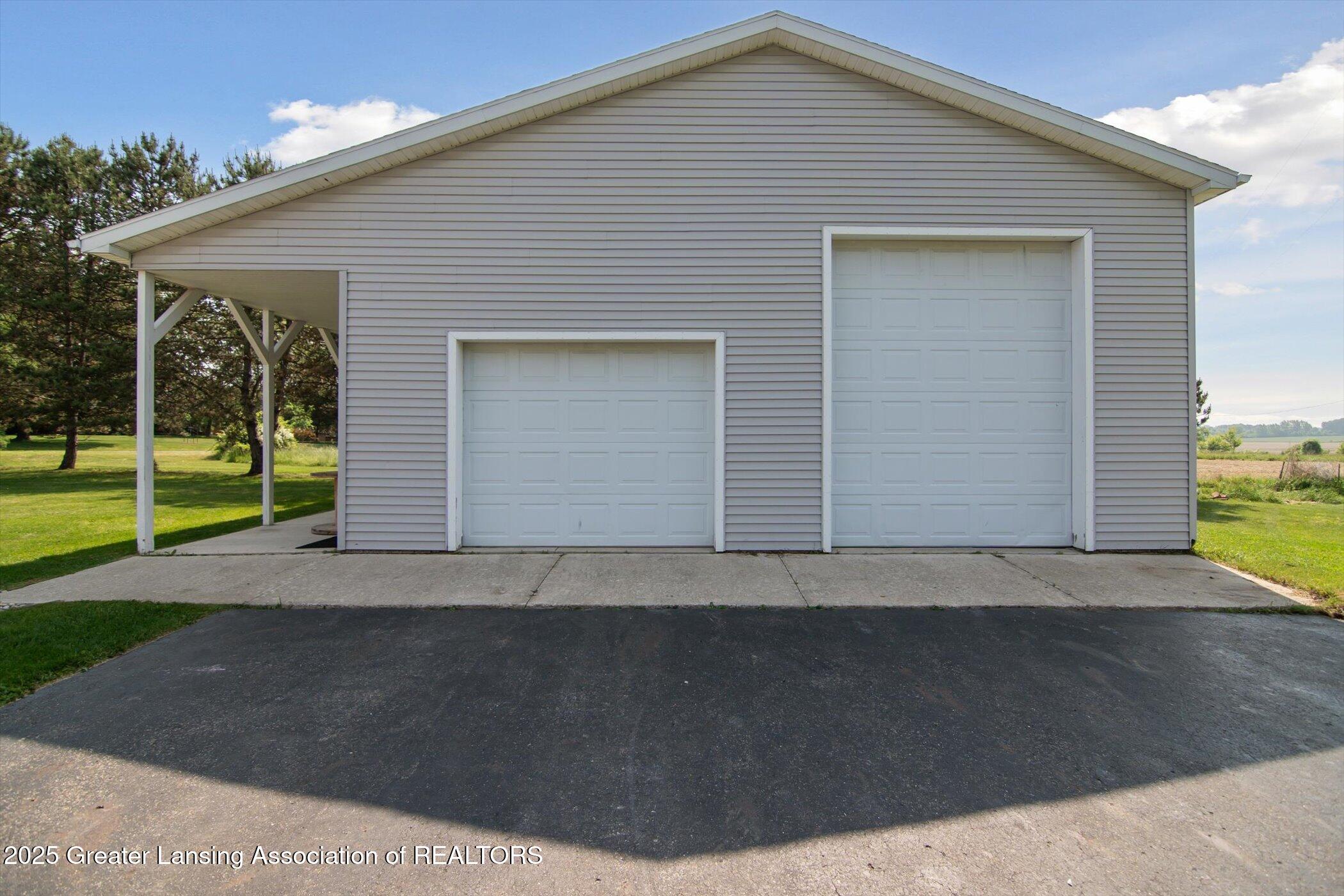 921 Ives Road Mason, MI 48854 - Photo 46 of 66 47-921-Ives-Rd-Mason-MI-48854-WindowStil