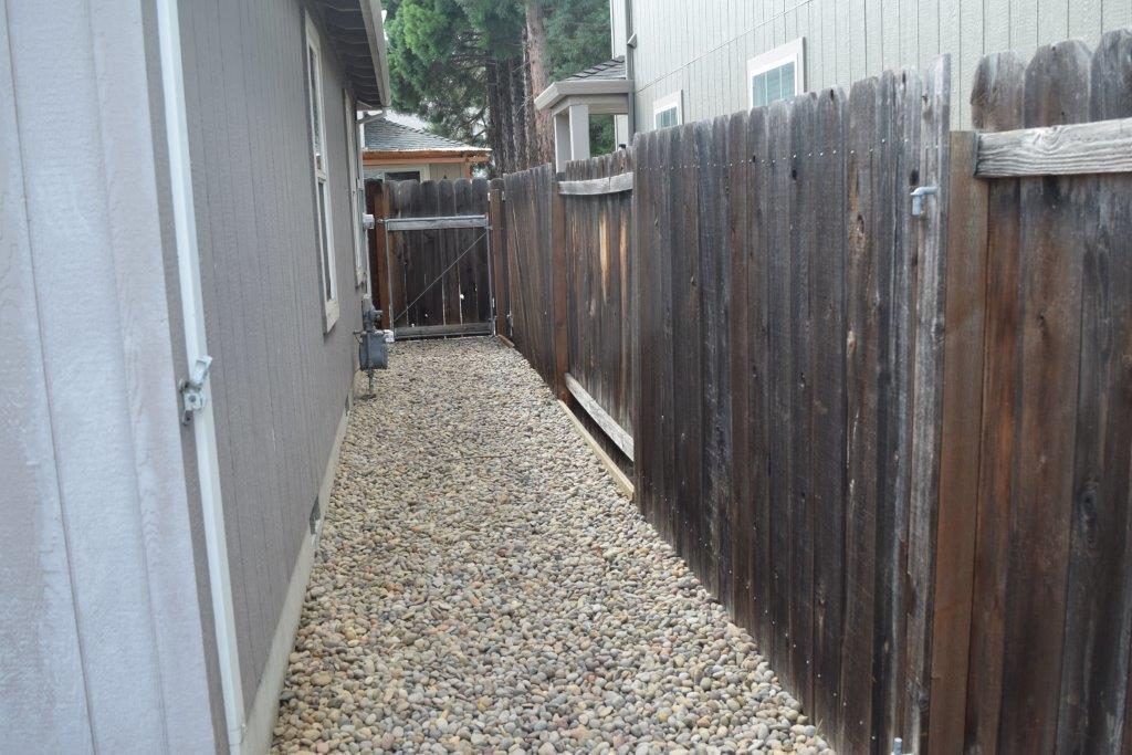636 Shadow Way Central Point, OR 97502 - Photo 21 of 23 DSC_0043