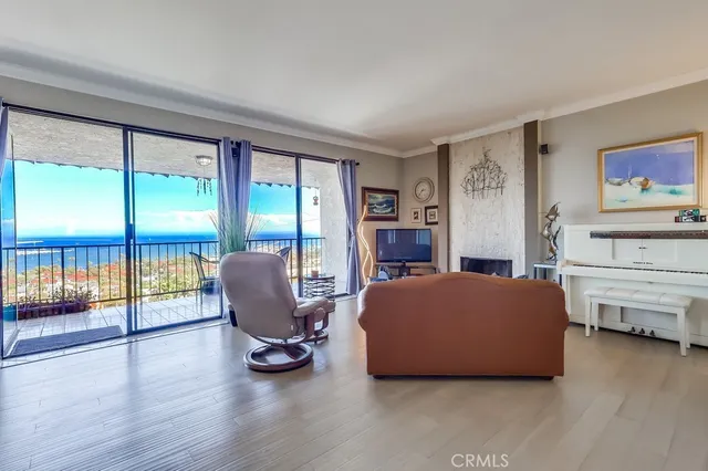 $969,000 | 711 West 33rd Street, Unit 9, San Pedro, CA 90731