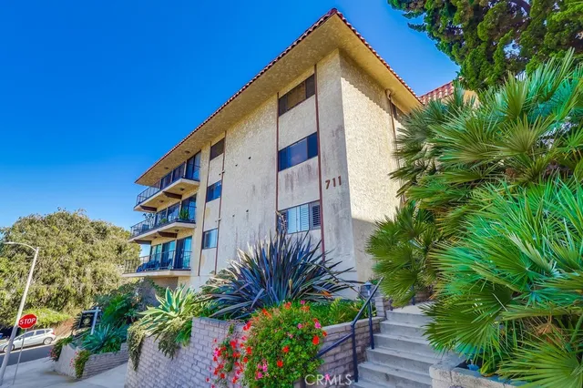 $969,000 | 711 West 33rd Street, Unit 9, San Pedro, CA 90731