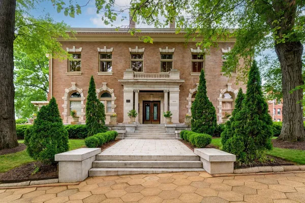 $350,000 | 900 Vine Street, Unit 8, Chattanooga, TN 37403