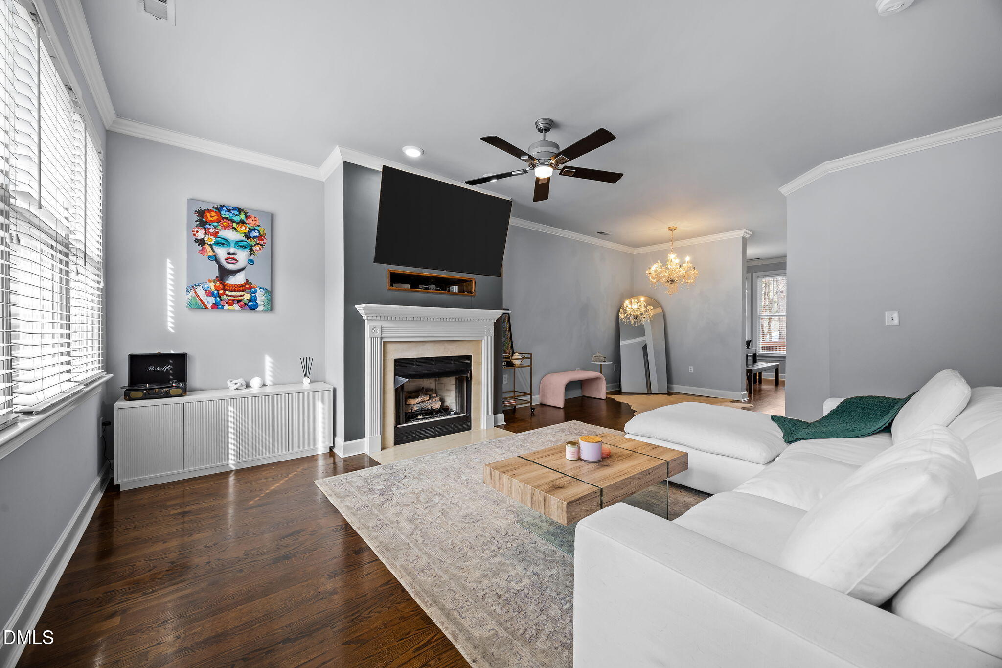 132 Ashton Hall Lane Raleigh, NC 27609 - Photo 4 of 24 Living Areas