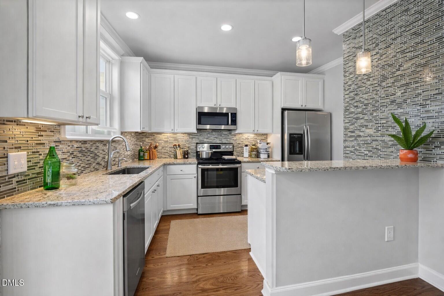 132 Ashton Hall Lane Raleigh, NC 27609 - Photo 7 of 24 Gourmet Kitchen