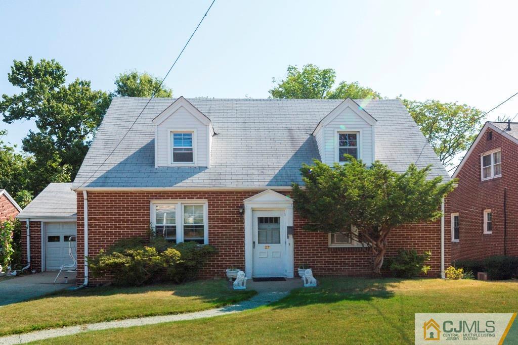 27 Old Post Road Edison, NJ 08817 - Photo 1 of 25 front view of house with a yard