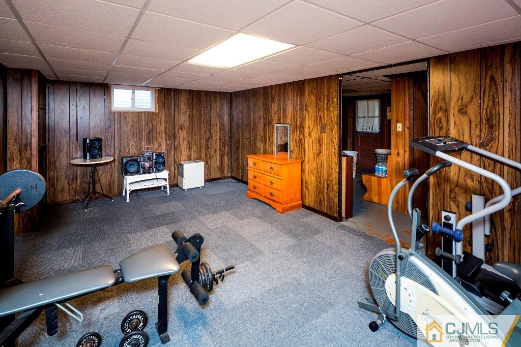 27 Old Post Road Edison, NJ 08817 - Photo 21 of 25