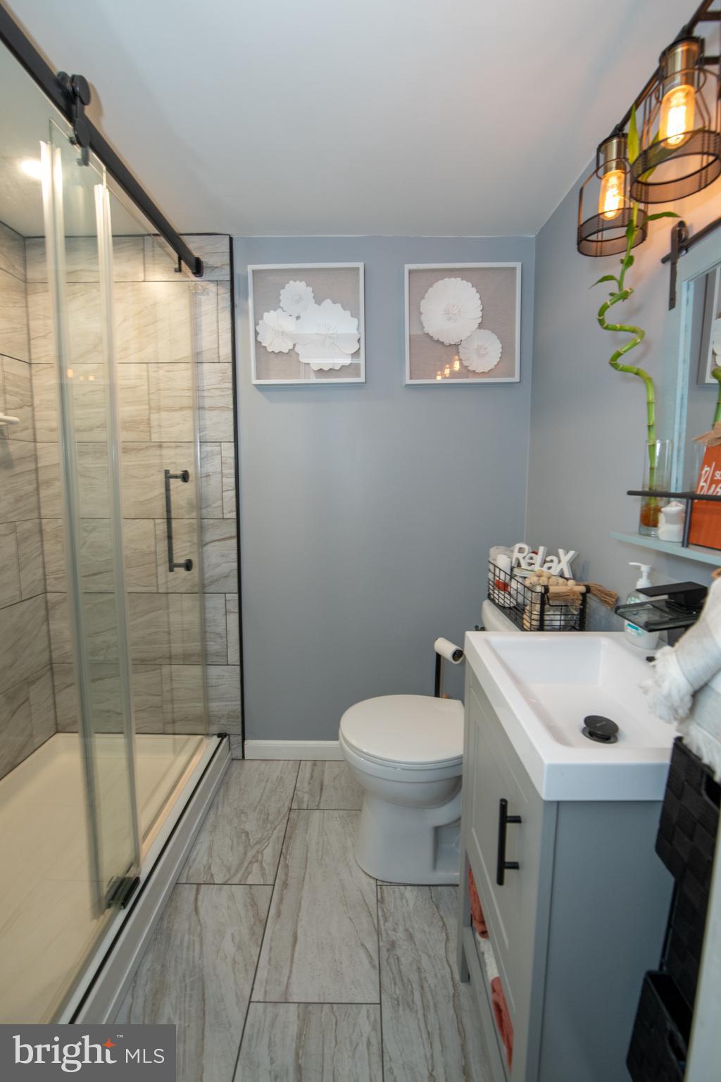 11013 Stevens Road Philadelphia, PA 19116 - Photo 25 of 42 First floor - Full Bath