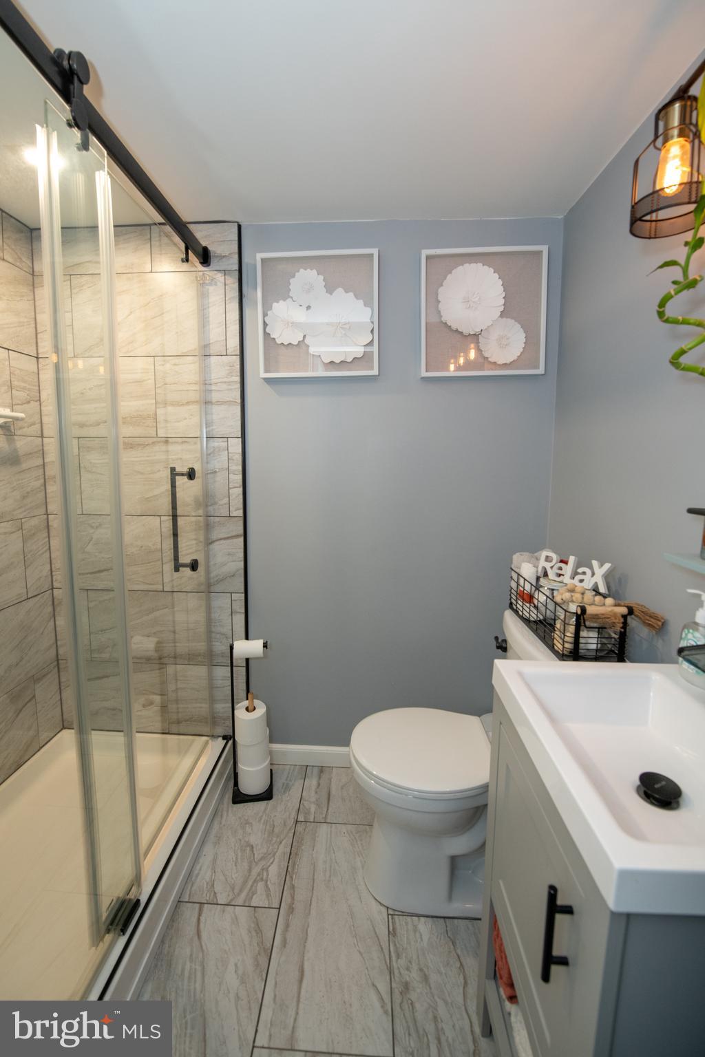 11013 Stevens Road Philadelphia, PA 19116 - Photo 26 of 42 First floor - Full Bath