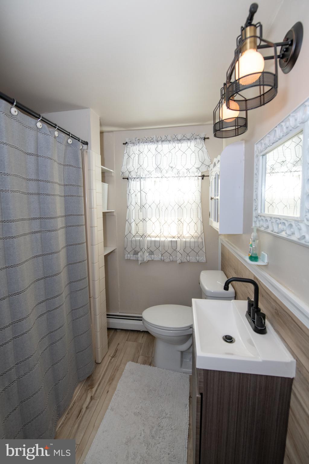 11013 Stevens Road Philadelphia, PA 19116 - Photo 32 of 42 Full bath- 2nd floor hall